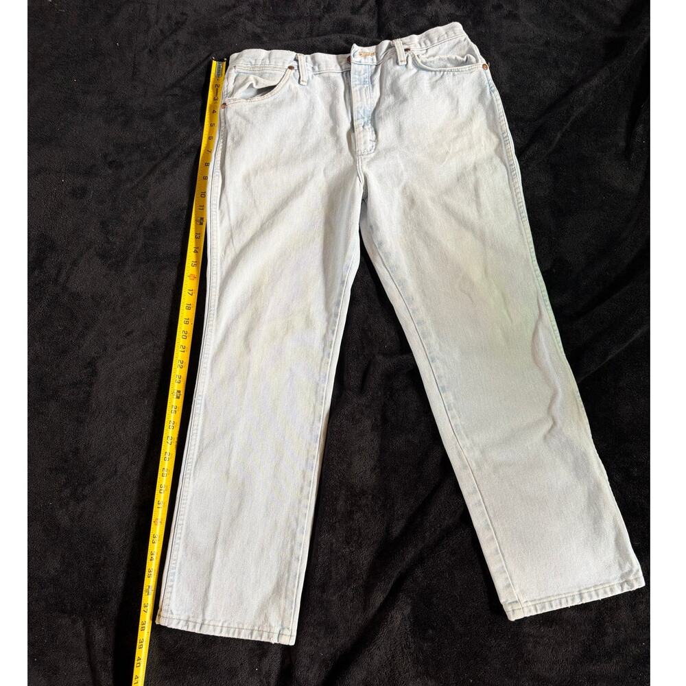 Wrangler light wash jeans mens 35x30 straight leg denim